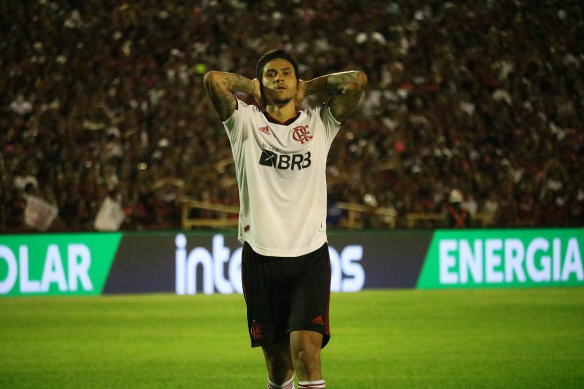 Escalação do Flamengo: Santos sofre lesão, Pedro é poupado e Rodrigo Caio entra nos relacionados