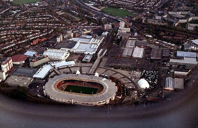 O Estádio de Wembley original – Londres, Inglaterra (Foto: Adrian Cable / Wikimedia Commons / CreativeCommons)