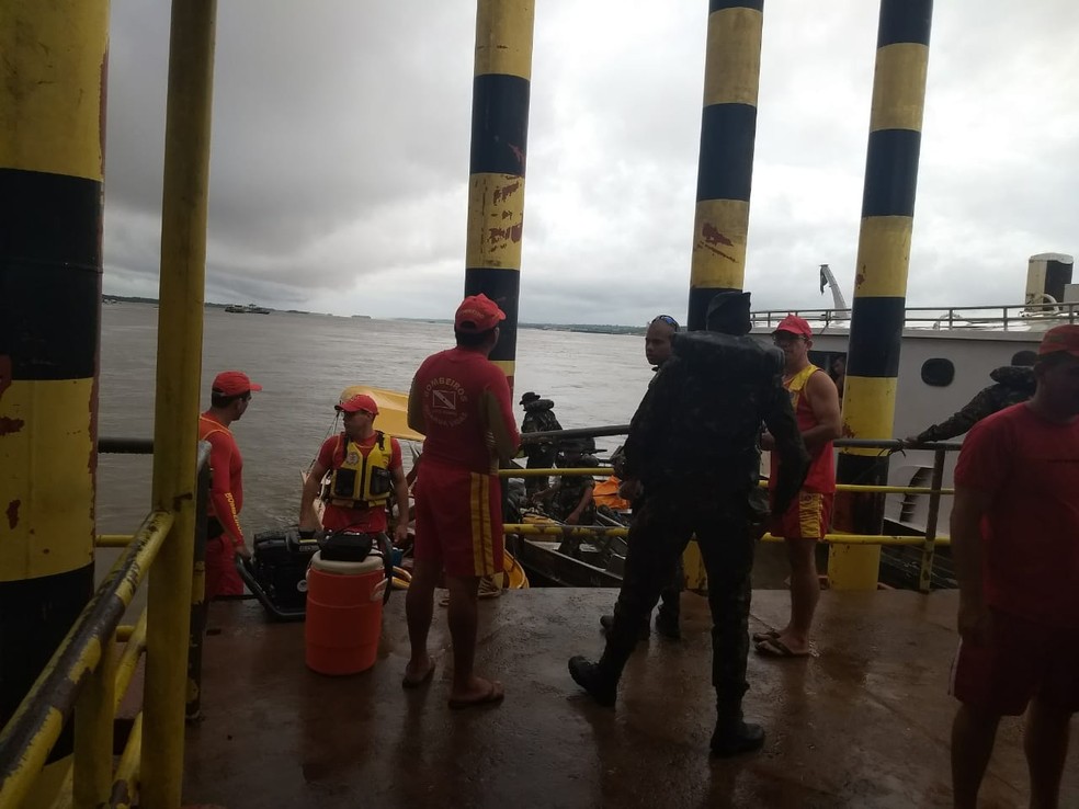 Bombeiros encontram segundo corpo de vítima do naufrágio de balsa no rio Tapajós, em Itaituba, sudoeste do Pará — Foto: Corpo de Bombeiros Militar do Pará