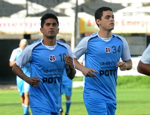 Santa Cruz perto de contratar Fabi n Coronel rejeitado pelo Sport