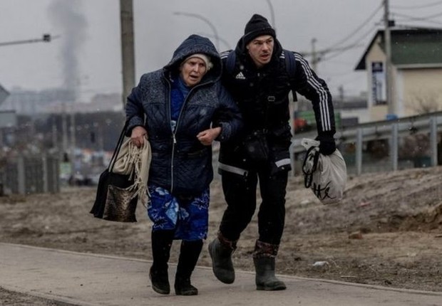 Ucrânia classificou a proposta de corredores humanitários que levam refugiados para Belarus ou para a própria Rússia como "completamente imoral" (Foto: Reuters via BBC News)
