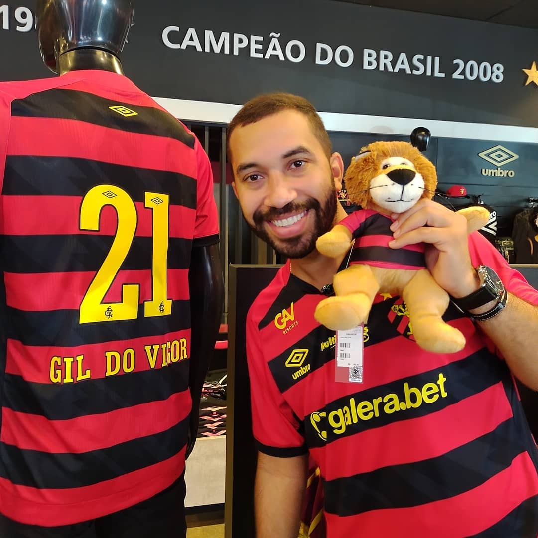 Sport Club do Recife posta esclarecimento sobre episódio de homofobia com Gil (Foto: Reprodução/Instagram)