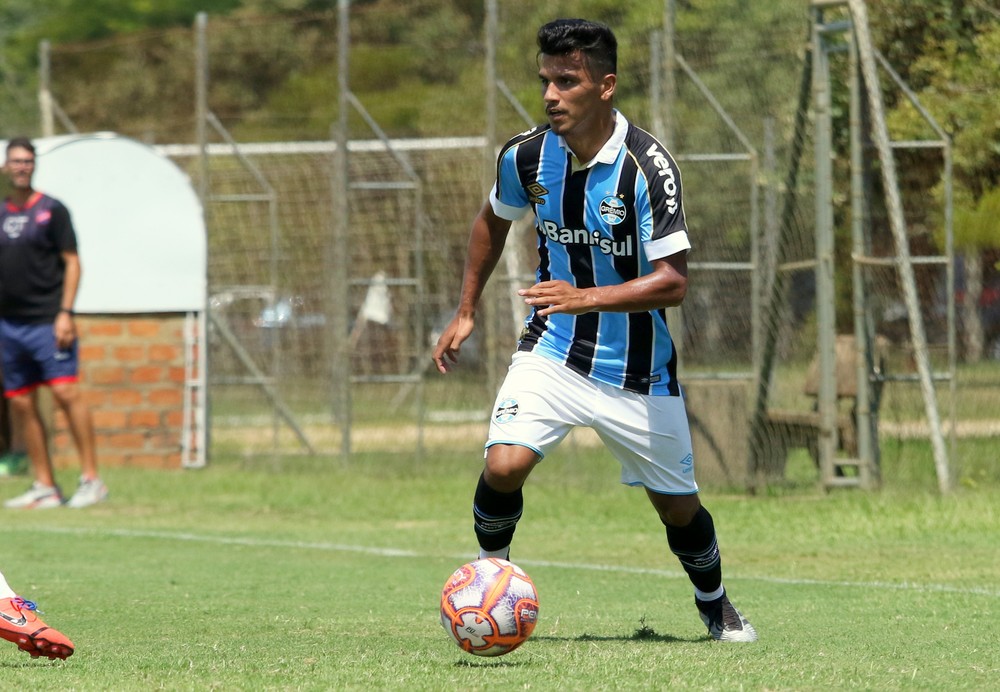 Lateral vice da Copinha é emprestado pelo Grêmio ao São José para jogar o Gauchão