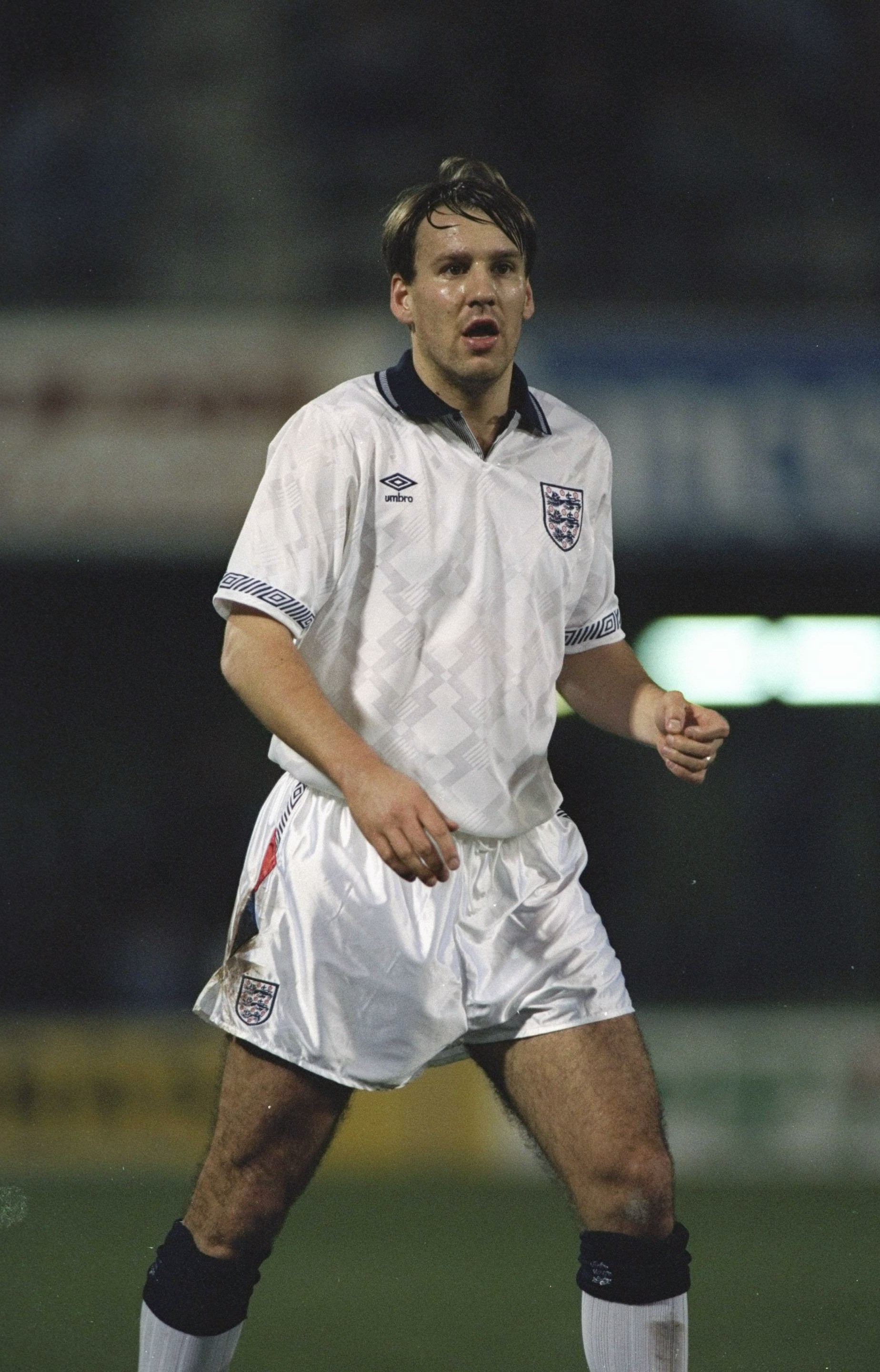 Paul Merson em ação pela seleção da Inglaterra em dezembro de 1991 (Foto: Getty Images)