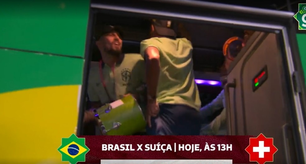 Jogadores da Seleção fazem festa na chegada ao estádio 974 — Foto: Reprodução