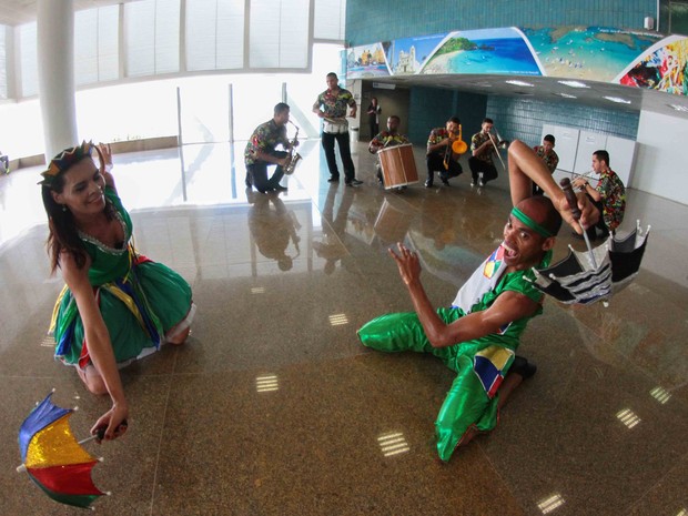 Turistas serão recebidos com orquestra e dançarinos de frevo, maracatu e caboclinho no Porto do Recife (Foto: Marlon Costa/Pernambuco Press)