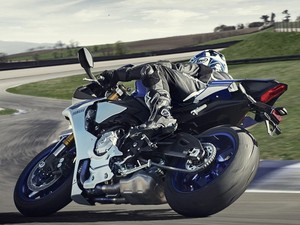 Yamaha apresenta nova YZF-M1 na Itália - moto.com.br