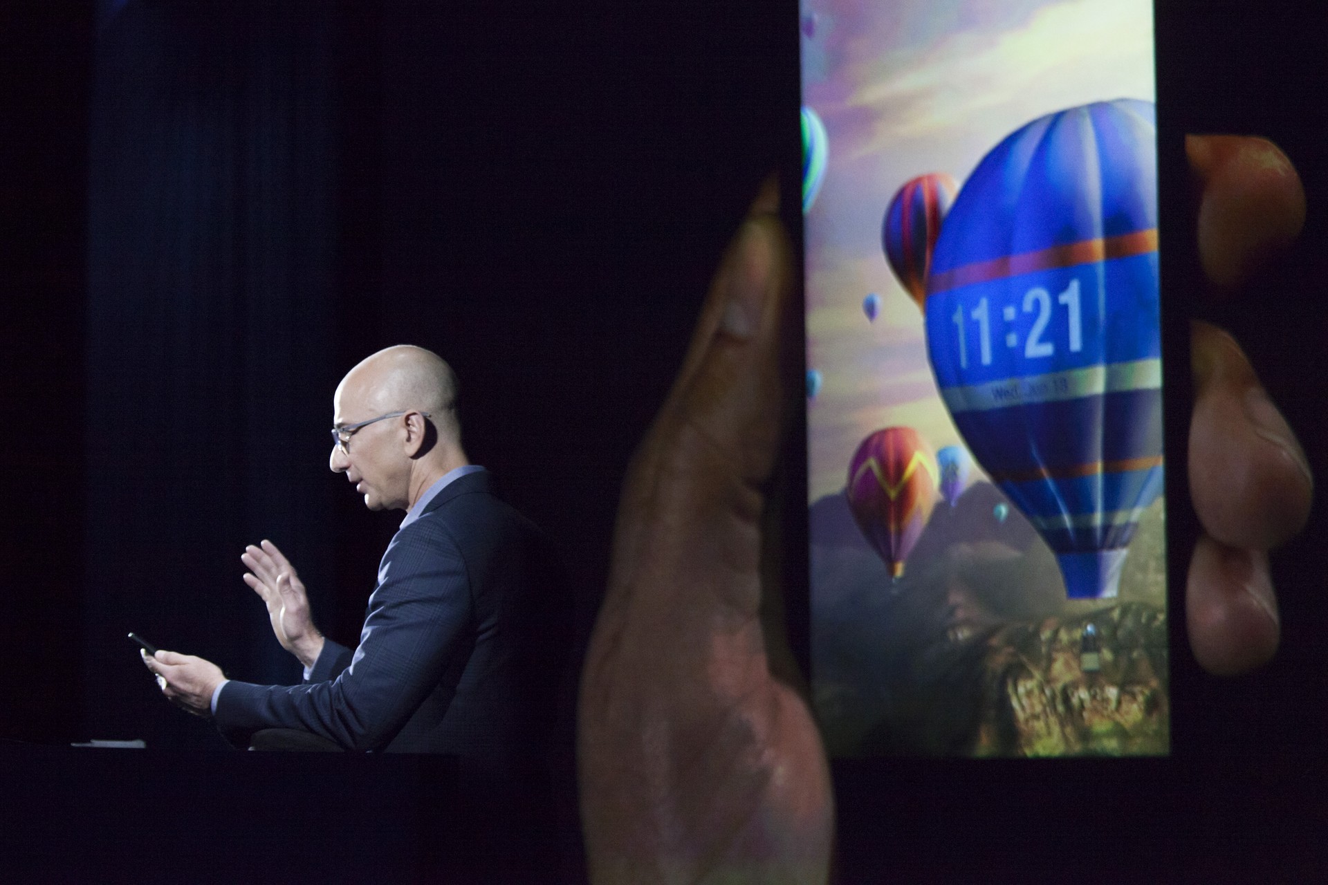 Jeff Bezos apresenta o Fire Phone (Foto: Getty)