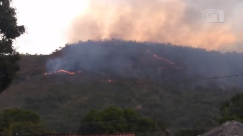 Serra de Taquaruçu está em chamas  (Foto: Reprodução)