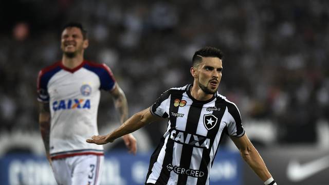 Pimpão marca contra o Bahia