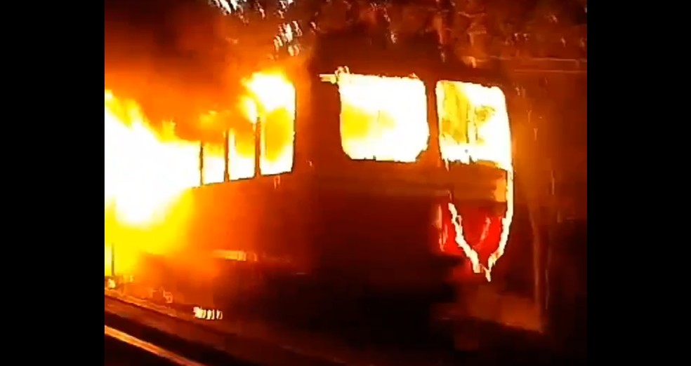 Trem do Corcovado pega fogo; assessoria diz que composição estava desativada — Foto: Arquivo pessoal