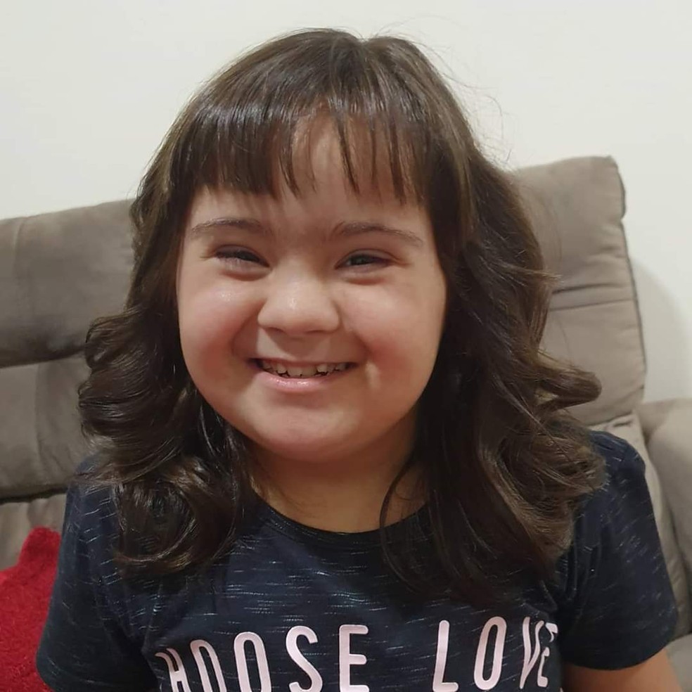 Menina com Down que faz sucesso na web participa de campanha 'Fique em  casa' com outras crian&ccedil;as | Bauru e Mar&iacute;lia | G1