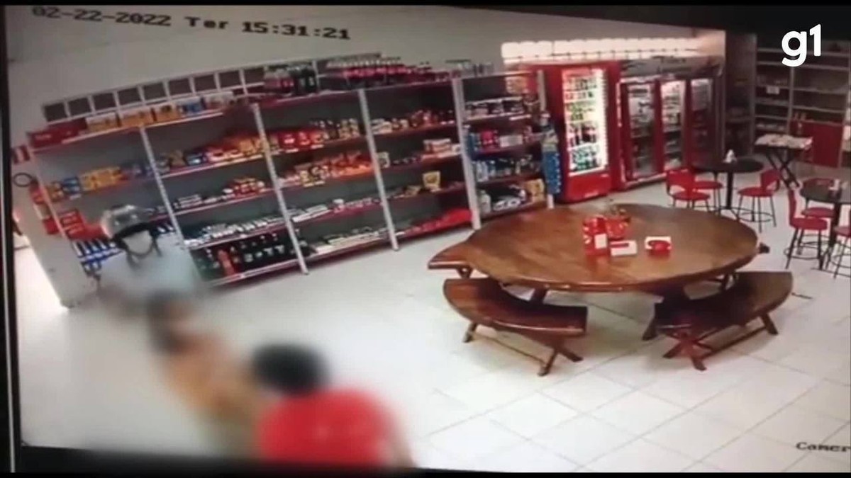 Polícia procura homem suspeito de cometer quatro assaltos em 15 minutos, em Montes Claros; VÍDEO