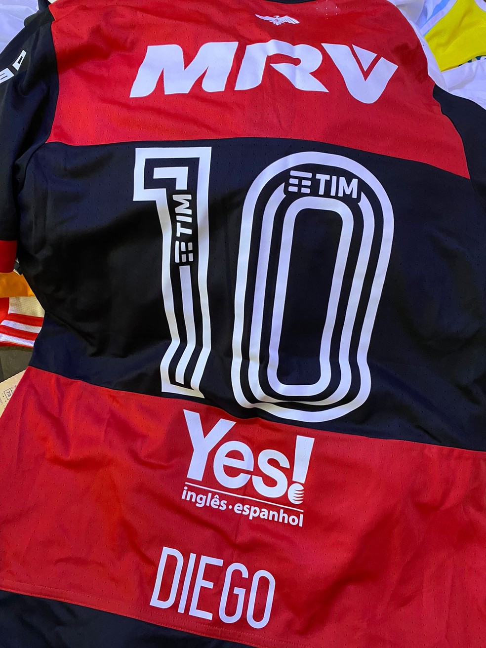 Camisa de Diego Ribas, do Flamengo, como presente para Jorginho — Foto: Arquivo Pessoal