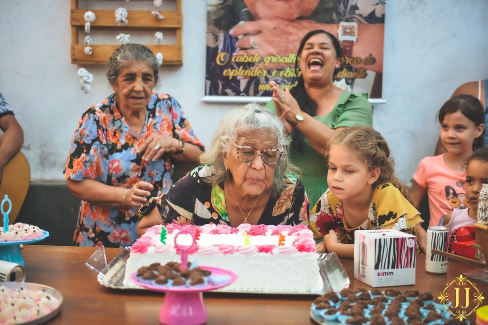 Dona Maria completou 102 anos em Promissão (SP) — Foto: Juliano Jader/Divulgação