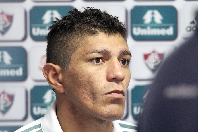 Edson na coletiva do Fluminense (Foto: Fernando Cazaes / Photocamera) Edson na coletiva do Fluminense (Foto: Fernando Cazaes / Photocamera)