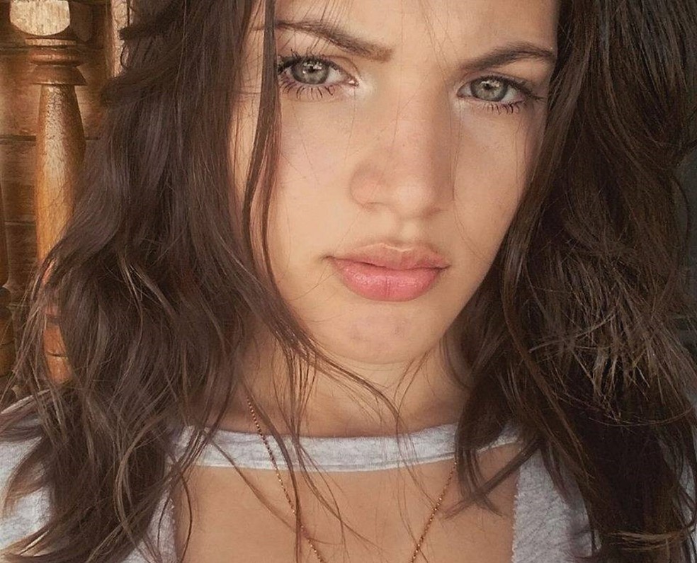 Juliana Oliveira tinha 18 anos e era estudante de economia (Foto: Facebook/Reprodução)