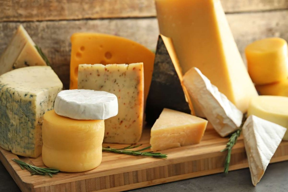 As propriedades nutricionais se diferem de acordo com cada tipo de queijo — Foto: Reprodução/Internet