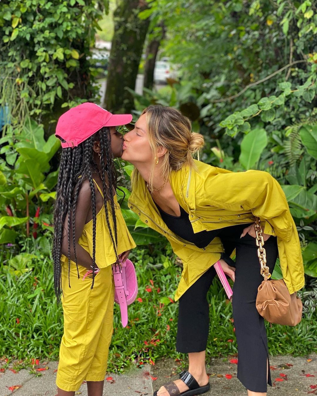 Giovanna Ewbank posa com Titi e se derrete: 'Eu e minha alma gêmea em ação' (Foto: Reprodução/ Instagram)