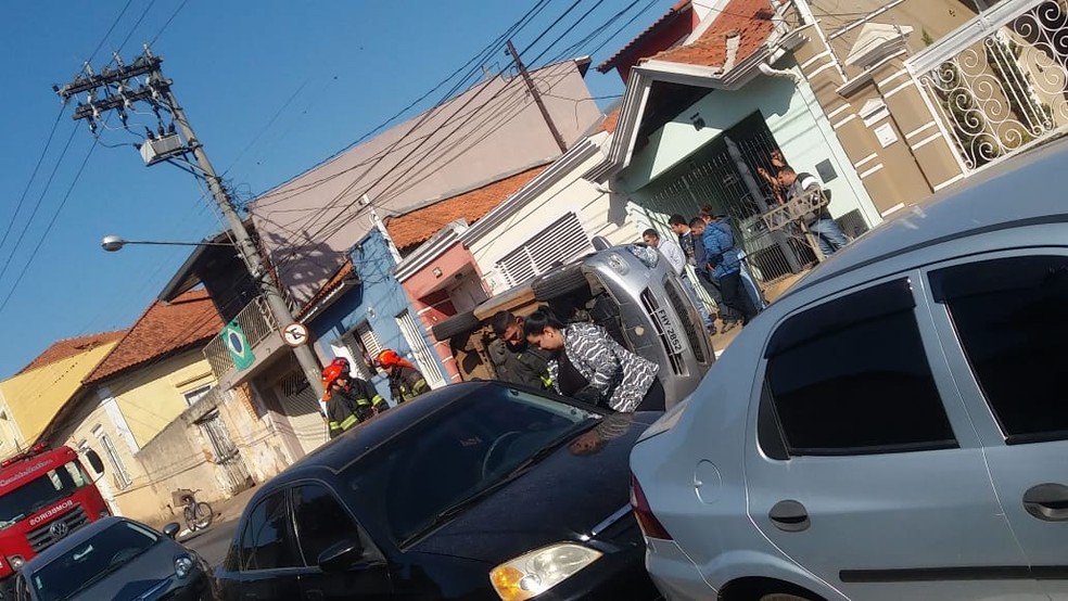 Acidente ocorreu na rua JÃºlio Prestes, Ã¡rea central de Itapetininga (Foto: Arquivo Pessoal)