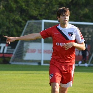 Aidar nega plano de marketing e diz que Kaká escolheu data da estreia