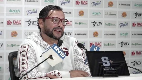 Deportivo Saprissa, da Costa Rica, demite técnico por insultos racistas contra jogador do time