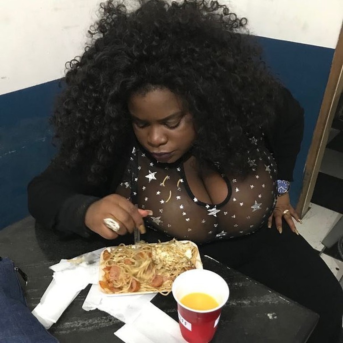 Jojo Todynho posta foto comendo e pergunta: Tem coisa melhor? |  Celebridades | vogue