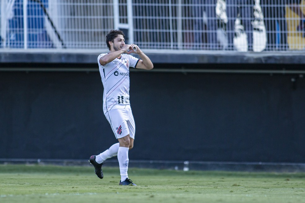 Bragantino x Athletico gol Marcinho  — Foto: Diogo Reis/AGIF