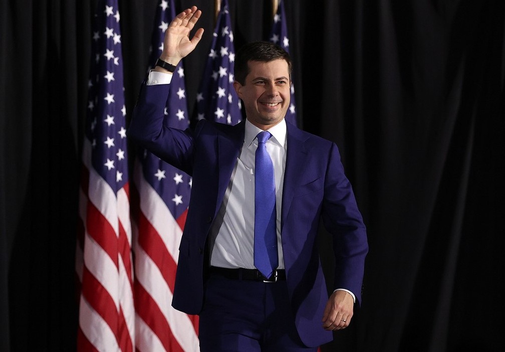 Pete Buttigieg ao chegar à Universidade de Drake em Des Moines, Iowa, no dia 3 de fevereiro de 2020 — Foto: Win Mcnamee / Getty Images North America / AFP