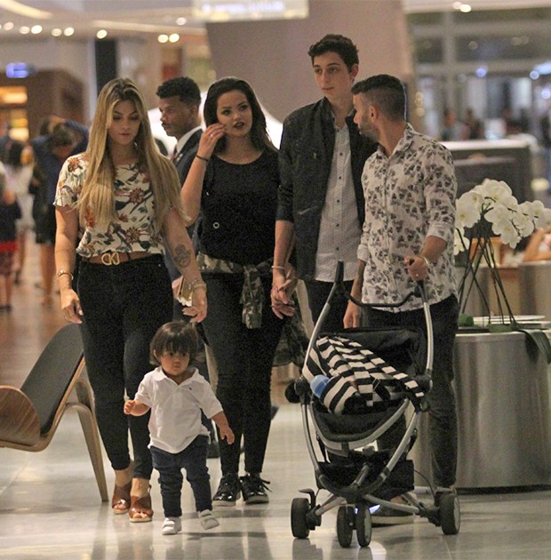 Kelly Key curte passeio com a família (Foto: AgNews)