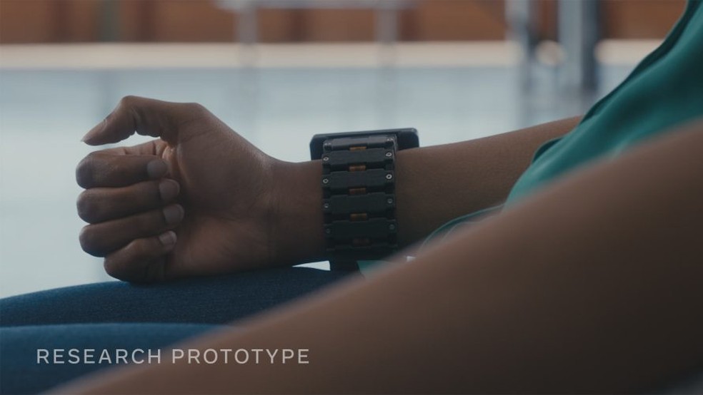 Facebook mostra protótipo de "pulseira inteligente" — Foto: Divulgação
