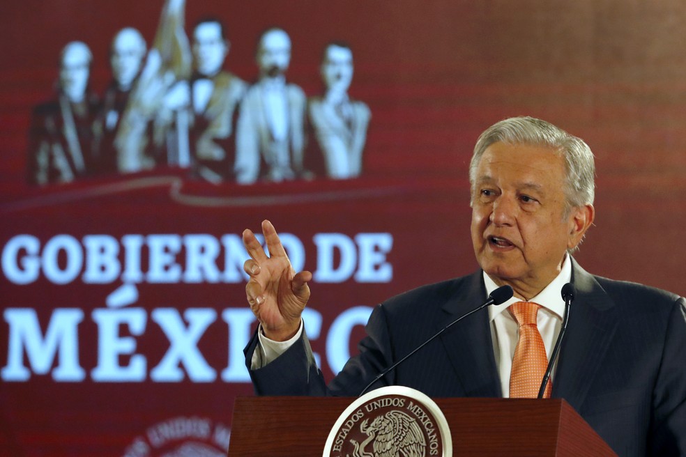 Presidente do México, Andrés Manuel López Obrador, durante coletiva de imprensa em 9 de abril — Foto: Marco Ugarte/AP Photo