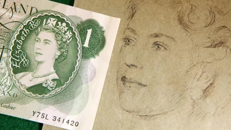 A primeira nota a exibir um retrato da rainha foi a nota de uma libra em 1960 (Foto: Getty Images via BBC News)