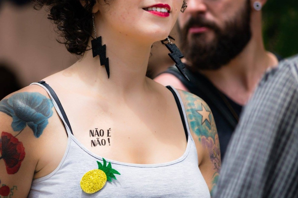 Tatuagem temporária pretende aliar mulheres contra o assédio durante a folia em Belo Horizonte. — Foto: Paula Molina e Henrique Fernandes/Divulgação