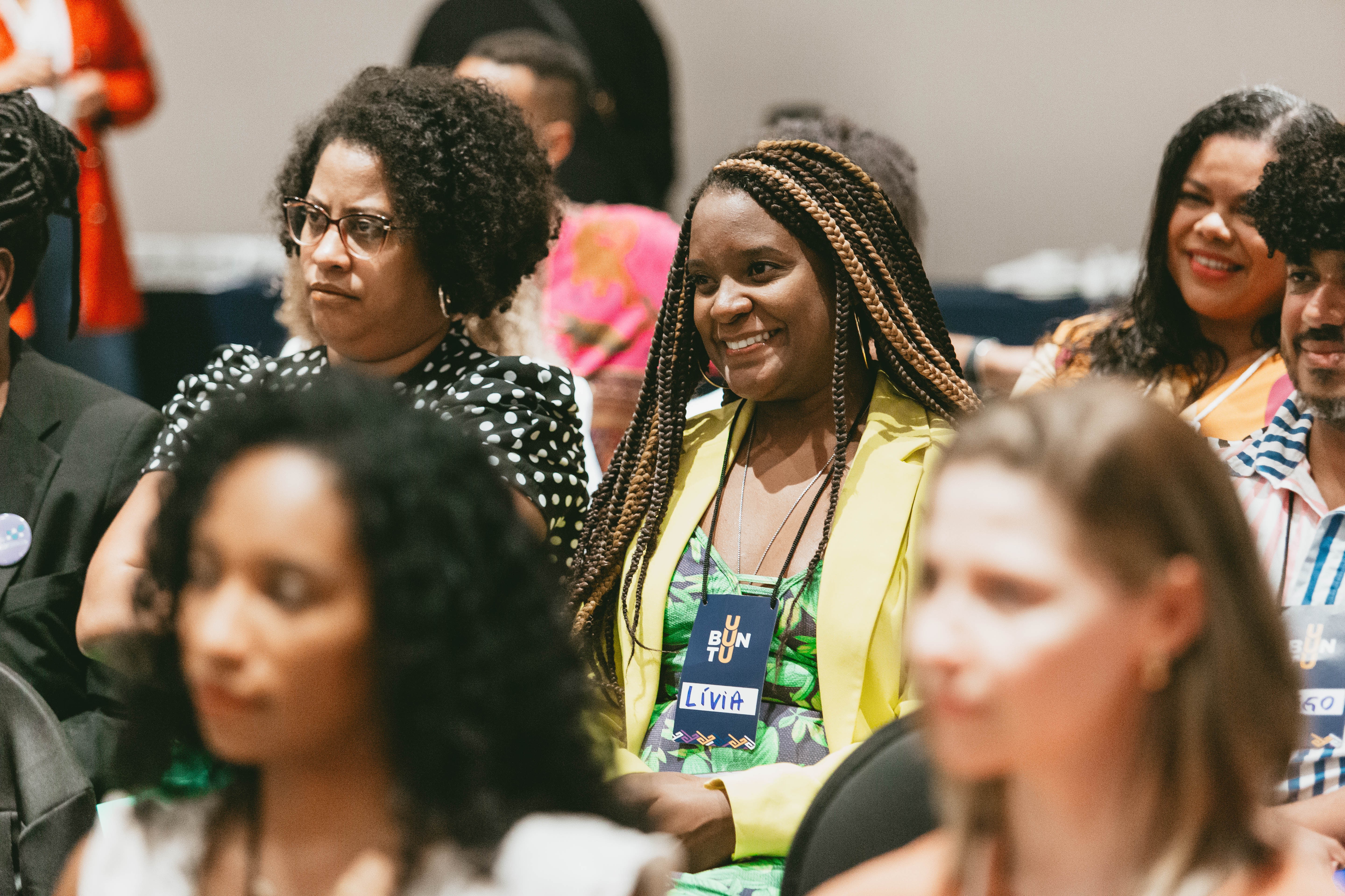 

Programa gratuito abre inscrições para curso de formação de lideranças negras e indígenas no setor público 