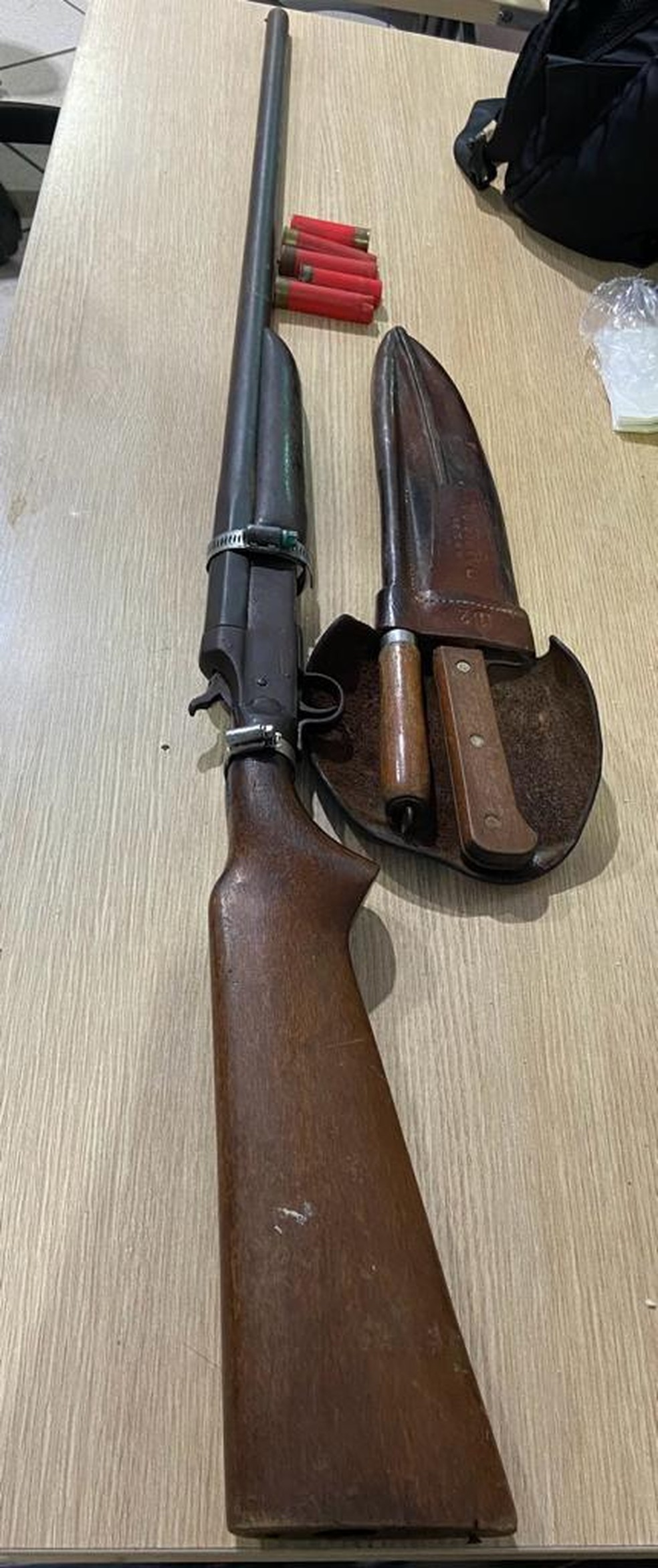 Arma usada pelo suspeito  — Foto: Polícia Civil/ divulgação