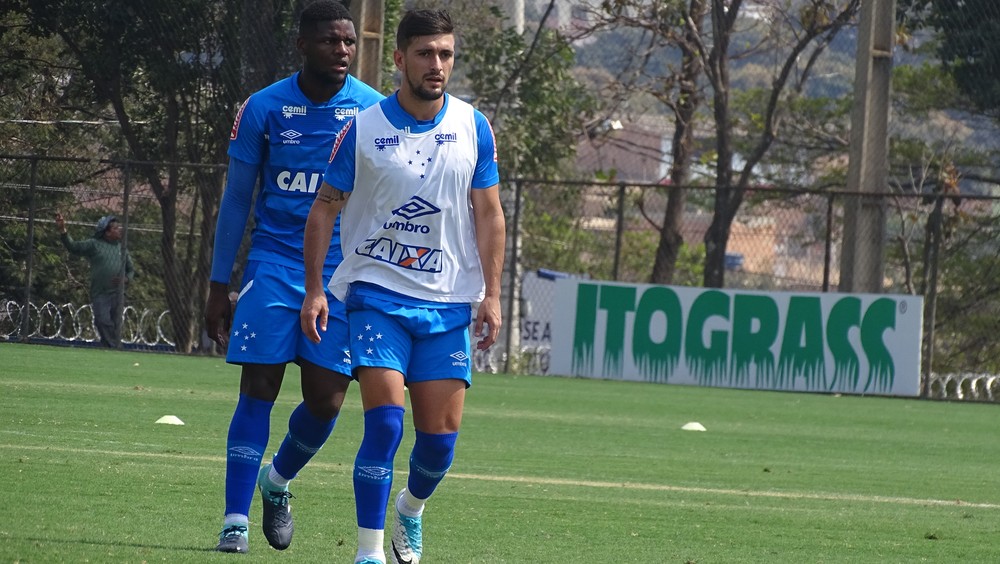 Com o pé direito! Preparação para jogo do ano do Cruzeiro começa com boas notícias