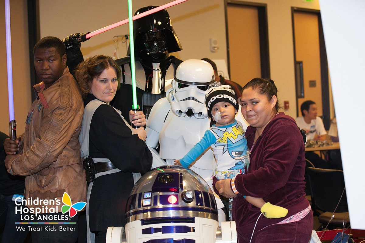 Personagens de 'Star Wars' visitam hospital infantil (Foto: Reprodução)