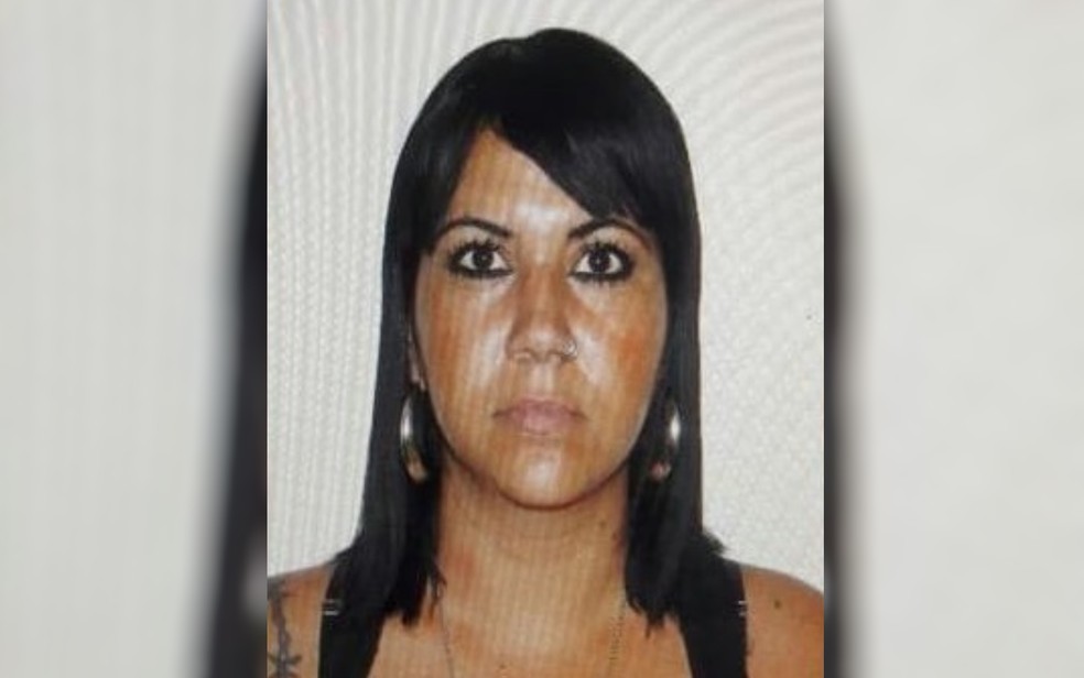Sandra Elisa Santos Lobo, de 32 anos, encontrada morta em casa; namorado é suspeito (Foto: TV Anhanguera/Reprodução)