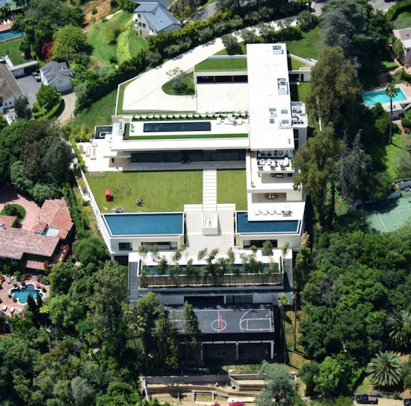Uma foto da mansão que Beyoncé e Jay-Z pretendem comprar em Los Angeles (Foto: Reprodução)