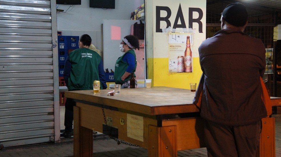 Fiscaliza&ccedil;&atilde;o sobre cumprimento de quarentena em bar de Nova Odessa &mdash; Foto: Divulga&ccedil;&atilde;o/ Prefeitura de Nova Odessa