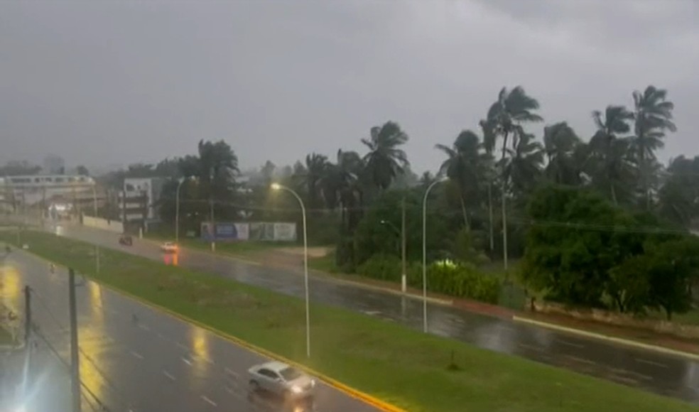Ilhéus registra alagamentos por causa da forte chuva — Foto: Reprodução/TV Bahia