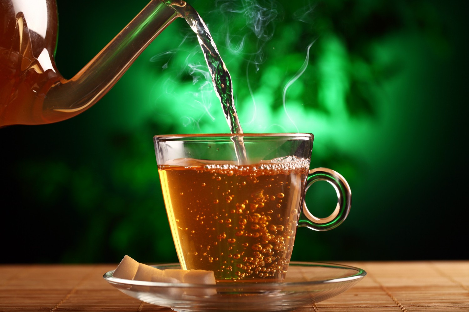 Veja o chá como uma bebida que merece ser degustada, apreciada, por que é, simplesmente, uma bebida gostosa (Foto: Freepik / Racool_studio / CreativeCommons)