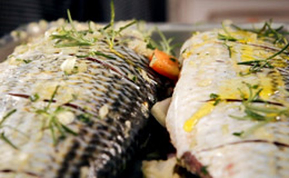 Peixe Assado Com Pirao Receitas Receitas Qual é o melhor peixe para assar? peixe assado com pirao