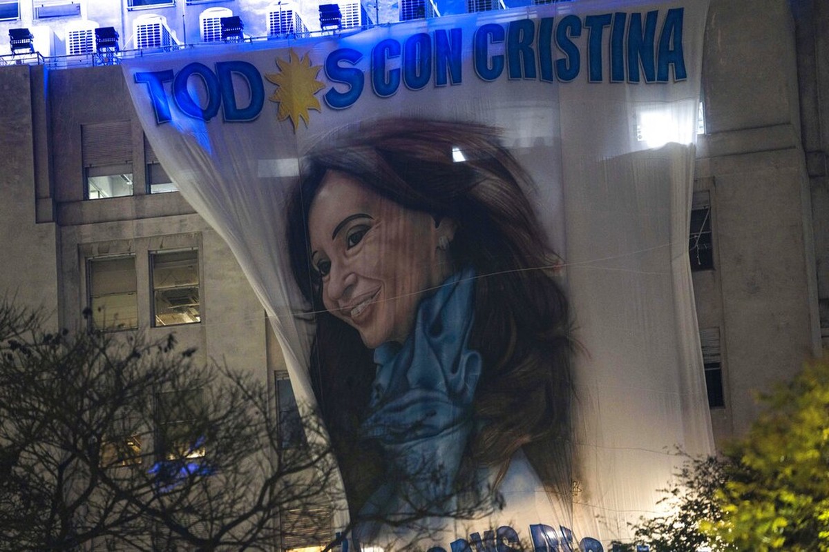 'É crucial que uma investigação seja realizada', diz porta-voz da ONU sobre ataque contra Kirchner