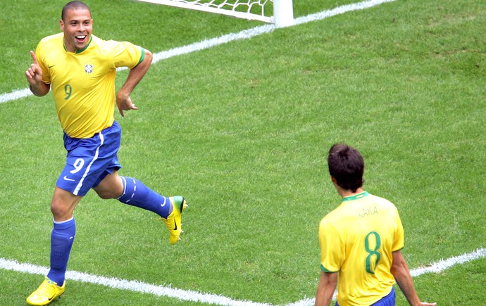 Ronaldo Brasil e Gana 2006 (Foto: Agência AP )