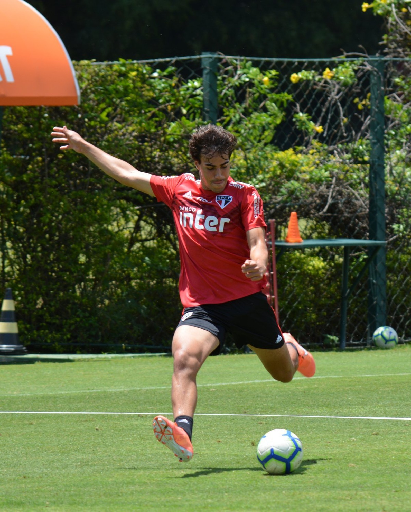Alvo do Real Madrid, Igor Gomes dar início a processo para tirar documento português