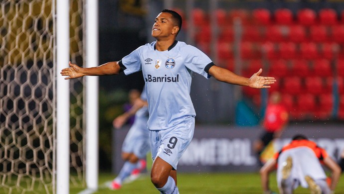 Pedro Rocha marca contra o Guaraní (Foto: Lucas Uebel / Grêmio, DVG)