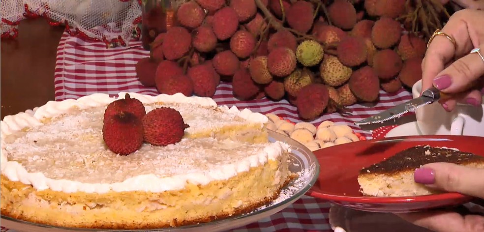 Bolo de lichia — Foto: Reprodução/TV Gazeta