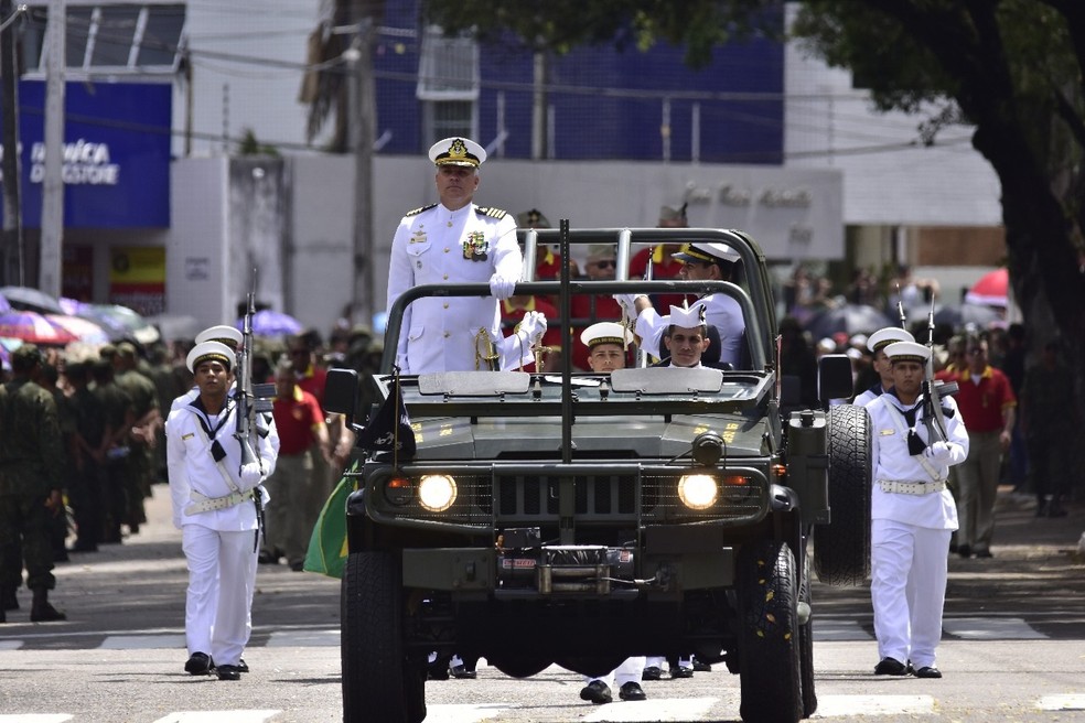 Desfile cívico-militar acontece anualmente em 7 de setembro — Foto: Pedro Vitorino